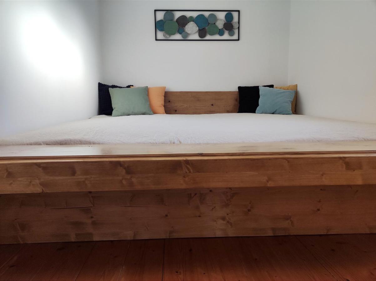 Apartman Emili Malinska Eksteriør billede